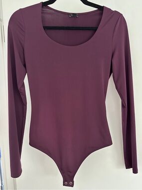 Express Long Sleeve Scoop Neck Bodysuit in Plum